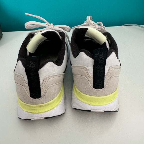 Nike big kids sneakers - Picture 3 of 6